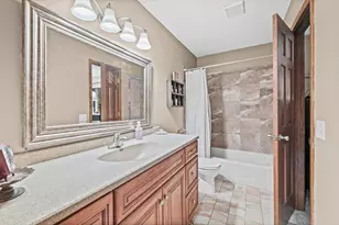 1142 Parkview Ln, Eagan, MN 55123 - Photo 30