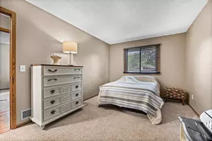 1142 Parkview Ln, Eagan, MN 55123 - Photo 28