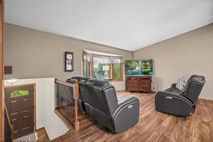 1142 Parkview Ln, Eagan, MN 55123 - Photo 8