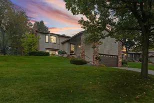 1142 Parkview Ln, Eagan, MN 55123 - Photo 2