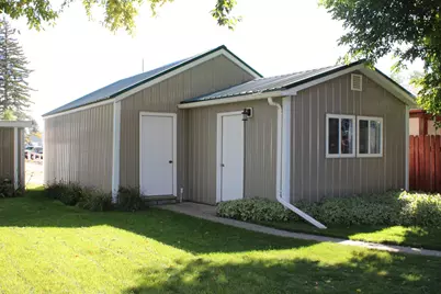 820 Horace Avenue N, Thief River Falls, MN 56701 - Photo 4