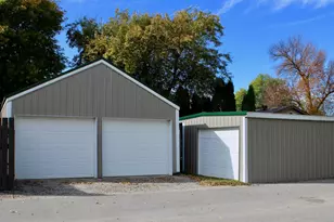 820 Horace Ave N, Thief River Falls, MN 56701 - Photo 4