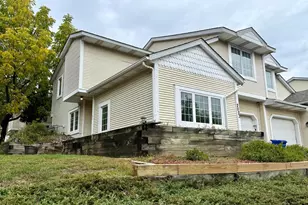 2023 Parkside Dr, Saint Paul, MN 55119 - Photo 28
