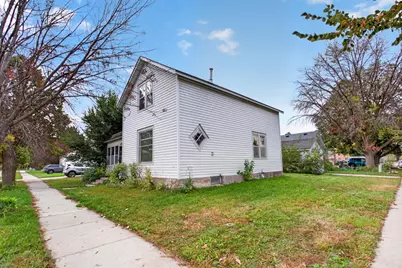 423 N Ash Street, Chaska, MN 55318 - Photo 2