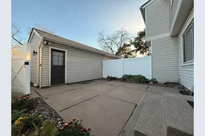 7608 Hampshire Avenue N, Brooklyn Park, MN 55428 - Photo 4