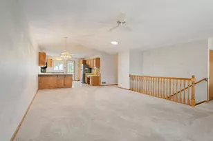 34 Carriage Ln, Owatonna, MN 55060 - Photo 4