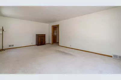 443 Harrison Avenue, North Mankato, MN 56003 - Photo 4