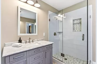 1922 Oakland Road, Minnetonka, MN 55305 - Photo 18