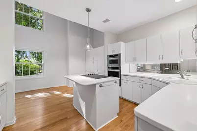 145 Edgewood Court, Wayzata, MN 55391 - Photo 8