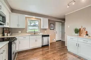 1316 Holdridge Terrace, Wayzata, MN 55391 - Photo 8