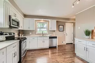 1316 Holdridge Terrace, Wayzata, MN 55391 - Photo 6