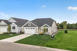 12588 Masters Ln, Lindstrom, MN 55045 - Photo 2