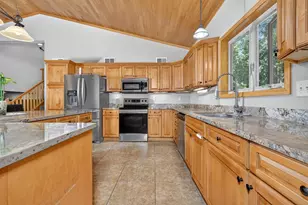 112 Bay Road, Coleraine, MN 55722 - Photo 10