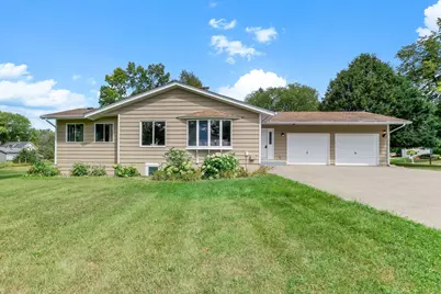 405 Green Avenue SE, Watertown, MN 55388 - Photo 2