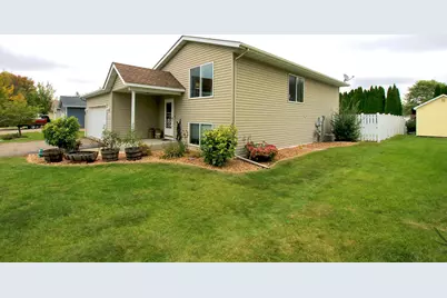 715 Louisiana Street NW, Hutchinson, MN 55350 - Photo 2