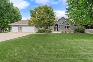 1565 Dell Pl, Owatonna, MN 55060 - Photo 1