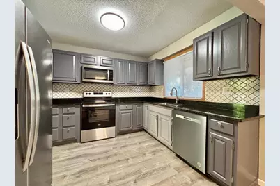 1414 W Danube Road, Fridley, MN 55432 - Photo 6