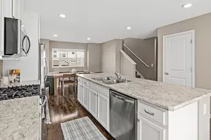 7561 Woods Edge Blvd, Circle Pines, MN 55014 - Photo 4