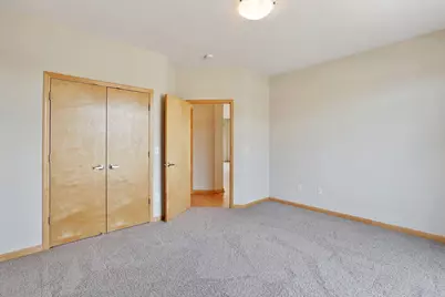 745 Victoria Street S, Saint Paul, MN 55102 - Photo 12