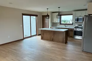 1825 Cypress Trail, New Richmond, WI 54017 - Photo 4