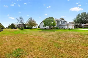 1585 Monarch St, Shakopee, MN 55379 - Photo 14