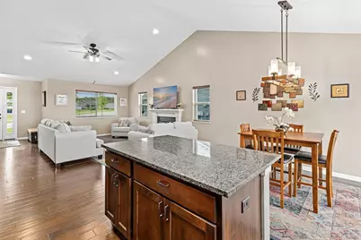 914 Prestwick Drive, Belle Plaine, MN 56011 - Photo 4