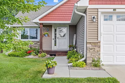 914 Prestwick Drive, Belle Plaine, MN 56011 - Photo 8