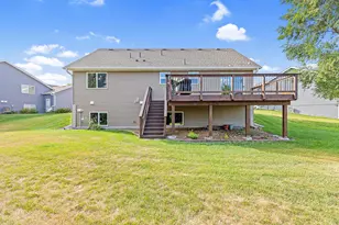 914 Prestwick Dr, Belle Plaine, MN 56011 - Photo 28