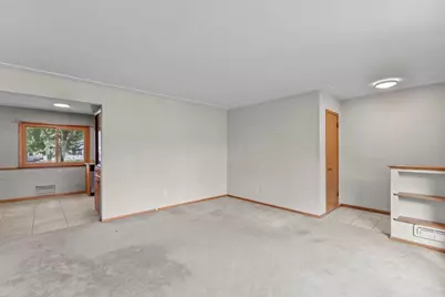 7001 Grimes Avenue N, Brooklyn Center, MN 55429 - Photo 8