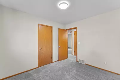 7001 Grimes Avenue N, Brooklyn Center, MN 55429 - Photo 20