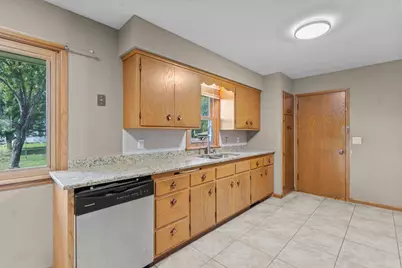 7001 Grimes Avenue N, Brooklyn Center, MN 55429 - Photo 14