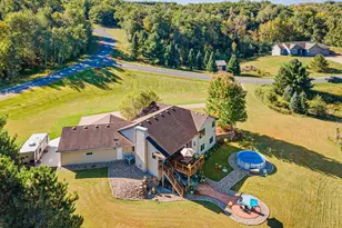 408 Johnson Dr, Hudson, WI 54016 - Photo 40