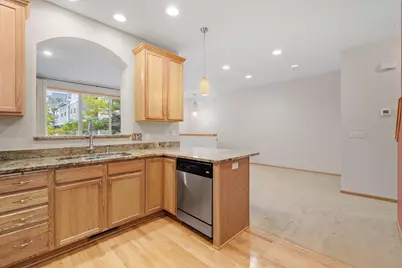11212 Kinsley Street, Eden Prairie, MN 55344 - Photo 14