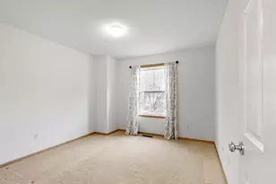 11212 Kinsley St, Eden Prairie, MN 55344 - Photo 20