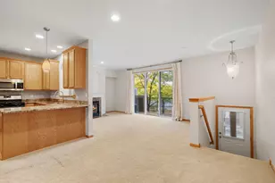 11212 Kinsley St, Eden Prairie, MN 55344 - Photo 10