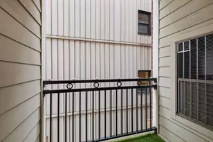 270 4th St E, Saint Paul, MN 55101 - Photo 10