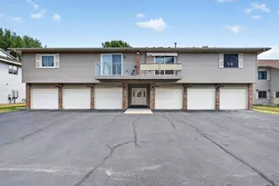 3276 Greenbrier St, Vadnais Heights, MN 55127 - Photo 1