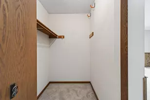 3276 Greenbrier St, Vadnais Heights, MN 55127 - Photo 12