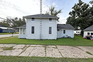130 6th St SW, Plainview, MN 55964 - Photo 2