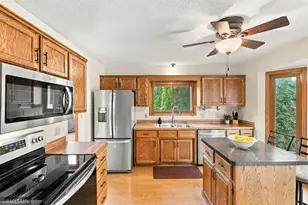 720 Sierra Trail, Chanhassen, MN 55317 - Photo 2