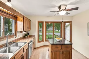 720 Sierra Trail, Chanhassen, MN 55317 - Photo 4