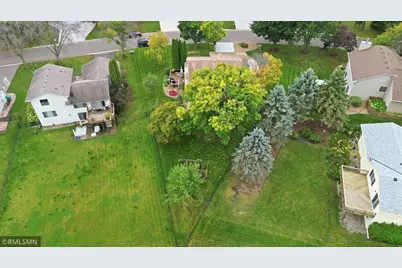 720 Sierra Trail, Chanhassen, MN 55317 - Photo 22