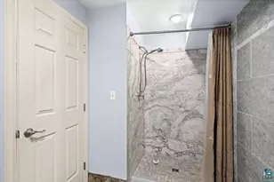 1002 Martha St, Duluth, MN 55805 - Photo 46