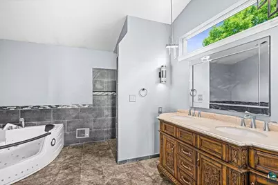 1002 Martha Street, Duluth, MN 55805 - Photo 30