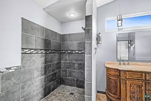 1002 Martha St, Duluth, MN 55805 - Photo 32
