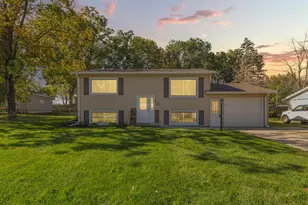 600 Ladonna Ln, Faribault, MN 55021 - Photo 1