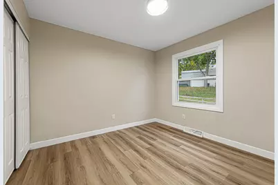 600 Ladonna Lane, Faribault, MN 55021 - Photo 18