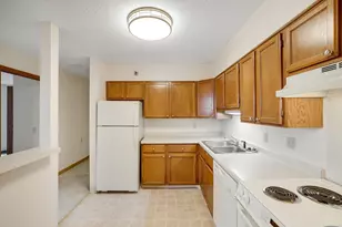 7600 Golden Valley Rd, Golden Valley, MN 55427 - Photo 6