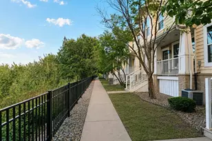 1240 County Rd D E, Maplewood, MN 55109 - Photo 18