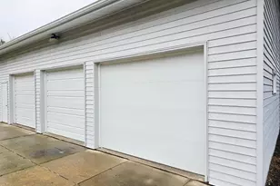 3306 11th St NE, Austin, MN 55912 - Photo 30